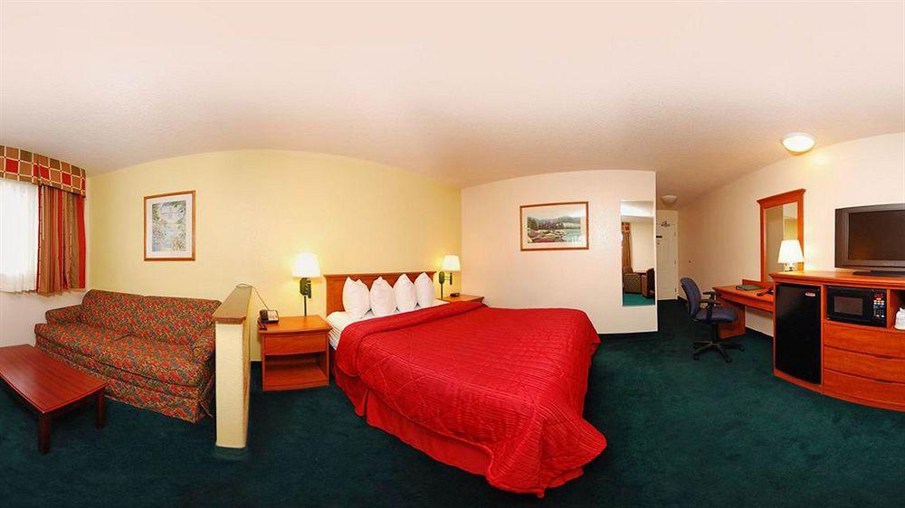 Quality Inn & Suites Medford Airport Dış mekan fotoğraf