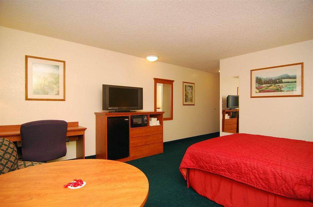 Quality Inn & Suites Medford Airport Dış mekan fotoğraf