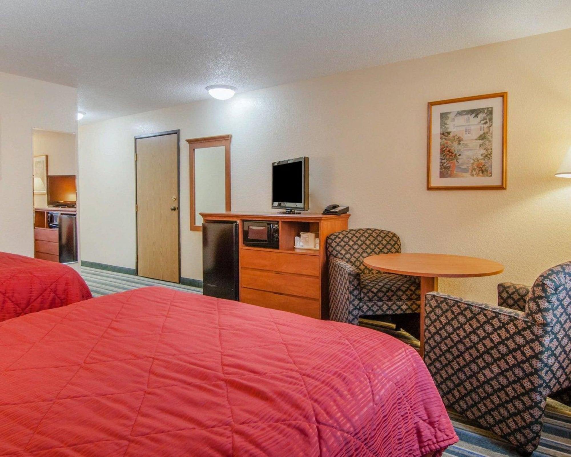 Quality Inn & Suites Medford Airport Dış mekan fotoğraf
