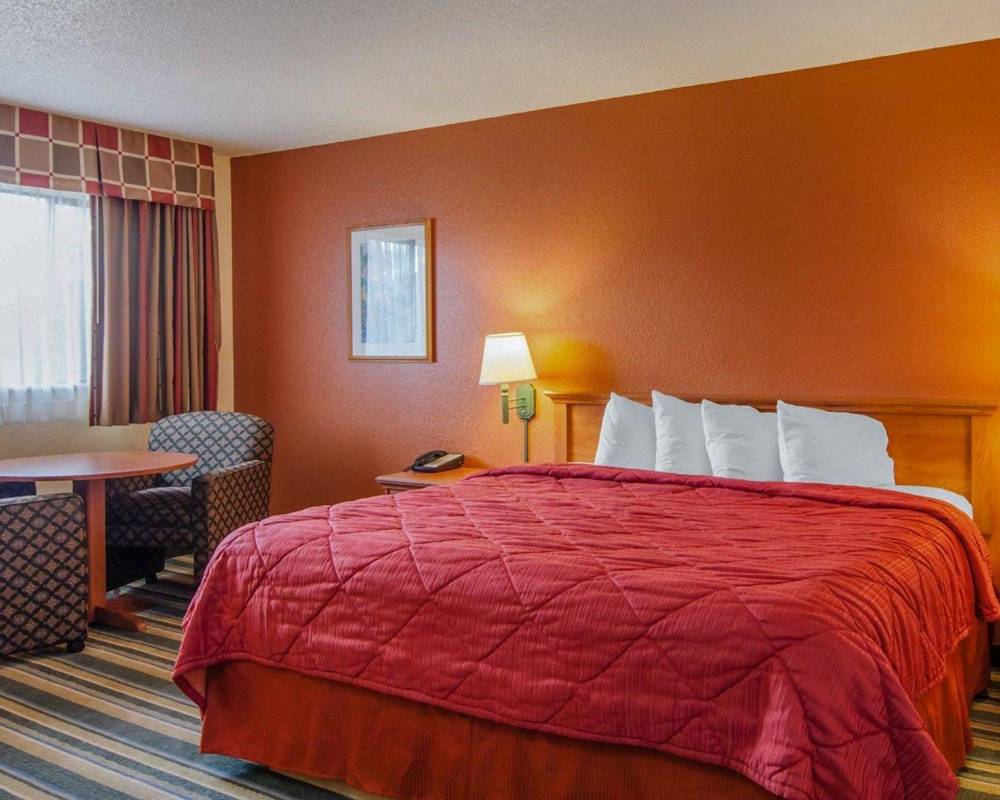 Quality Inn & Suites Medford Airport Dış mekan fotoğraf