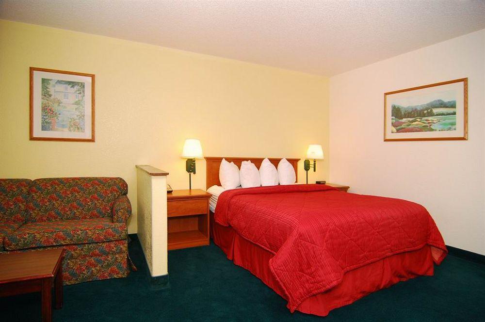Quality Inn & Suites Medford Airport Dış mekan fotoğraf