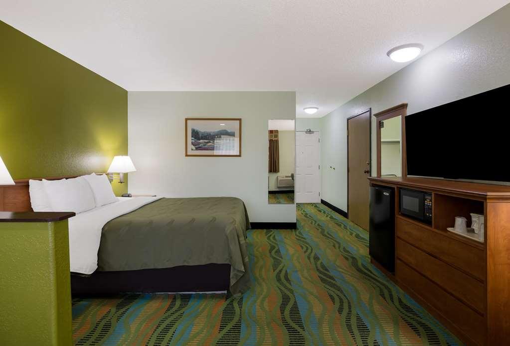 Quality Inn & Suites Medford Airport Oda fotoğraf