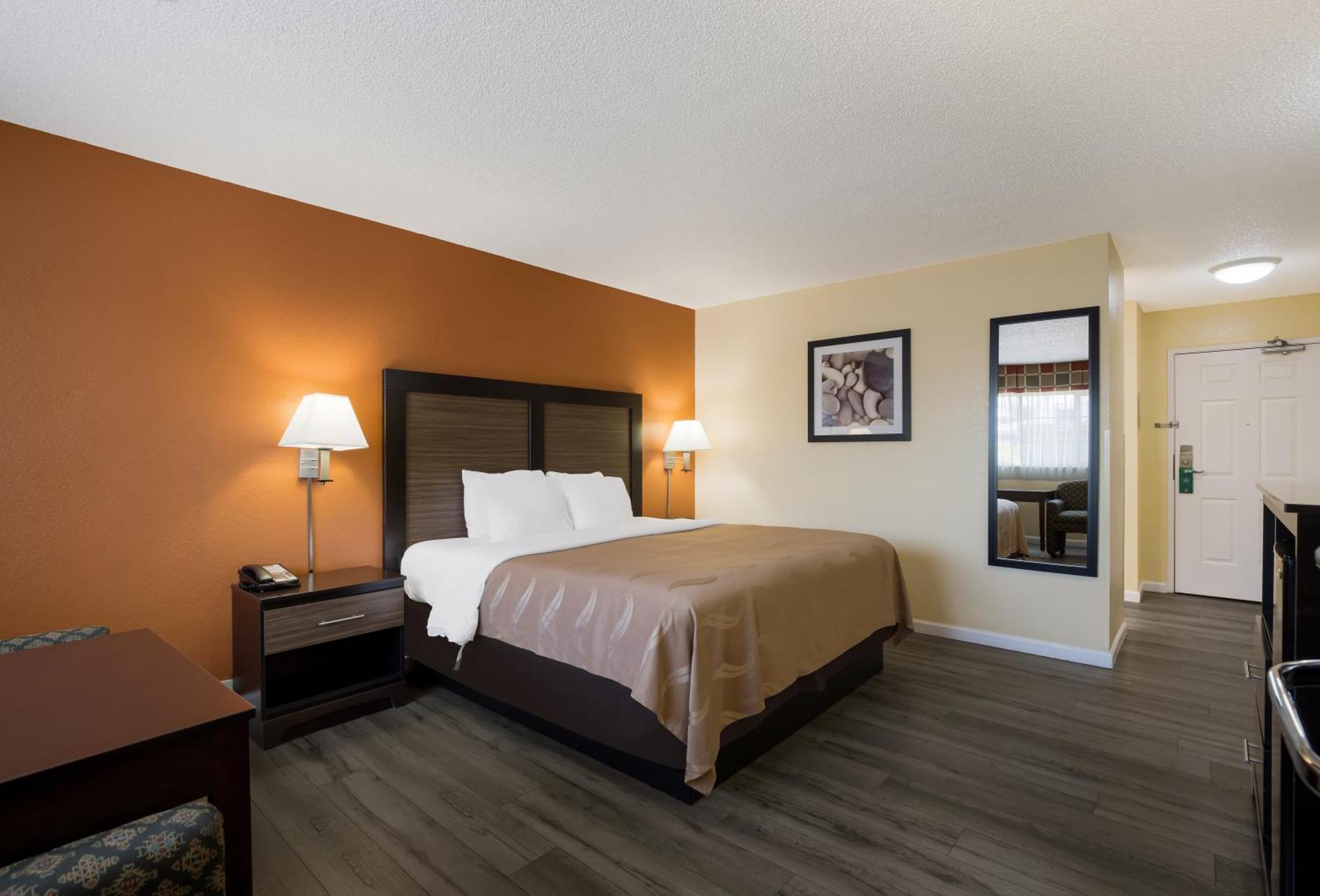 Quality Inn & Suites Medford Airport Dış mekan fotoğraf