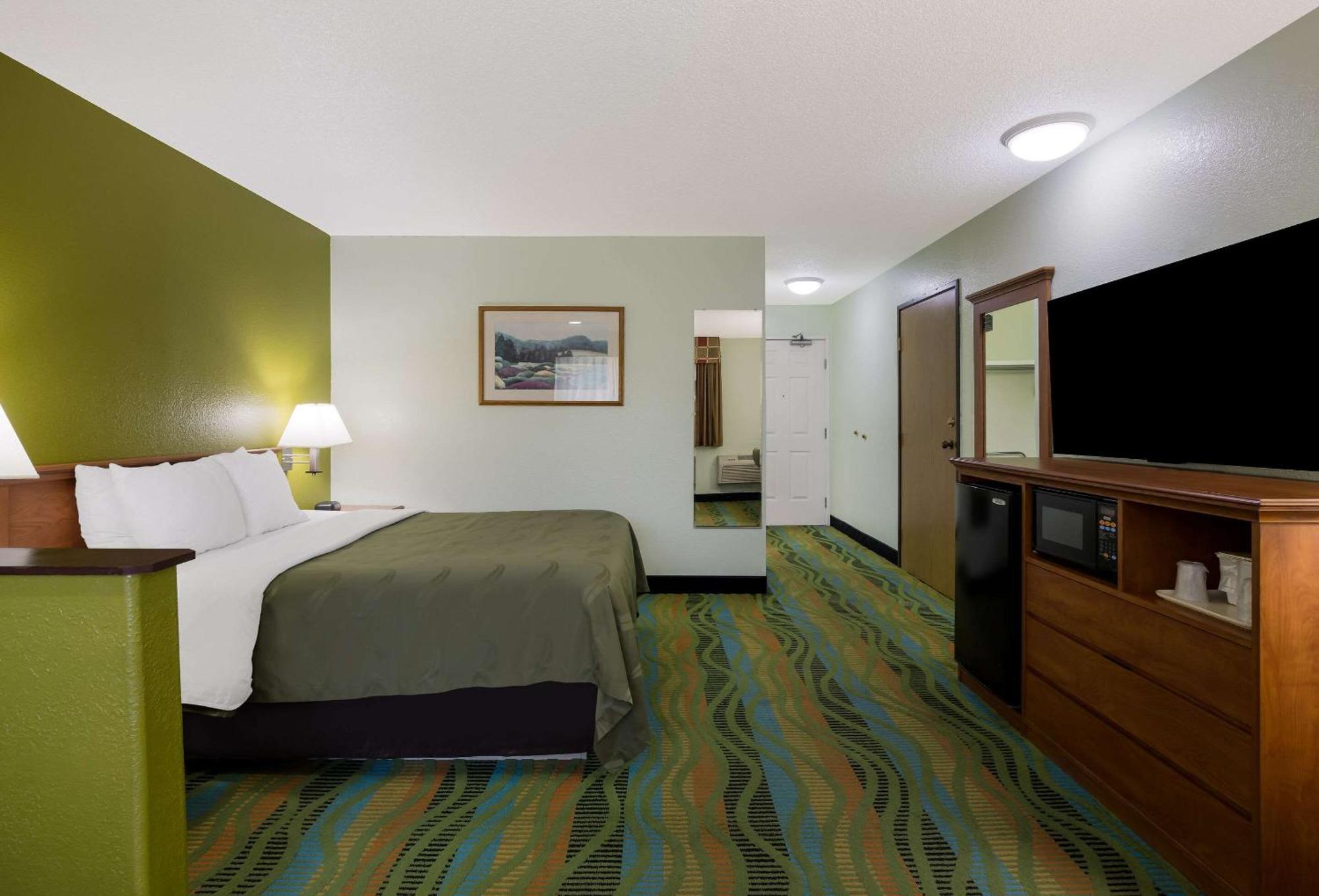 Quality Inn & Suites Medford Airport Dış mekan fotoğraf