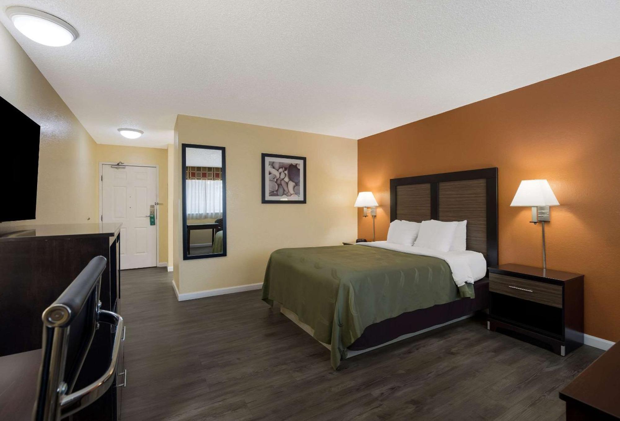 Quality Inn & Suites Medford Airport Dış mekan fotoğraf