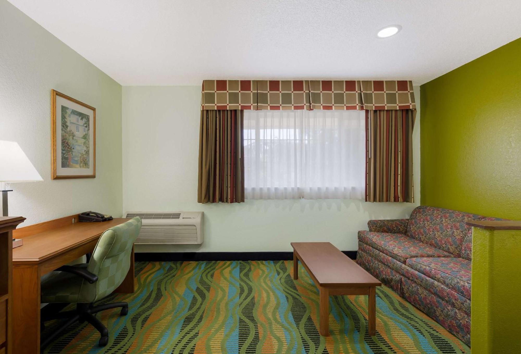 Quality Inn & Suites Medford Airport Dış mekan fotoğraf