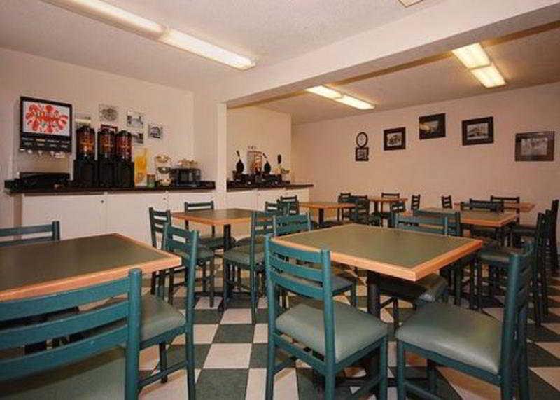 Quality Inn & Suites Medford Airport Restoran fotoğraf