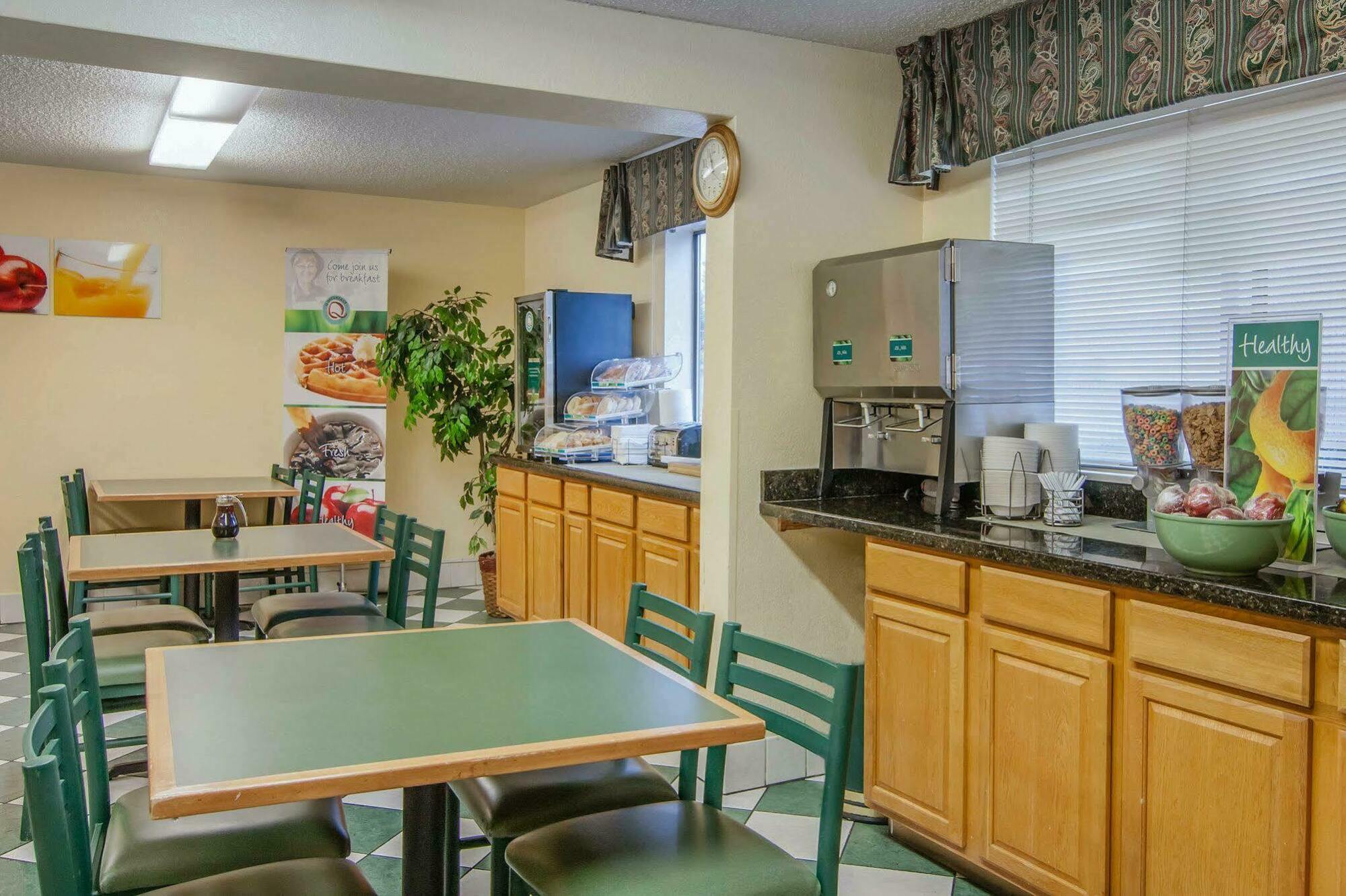 Quality Inn & Suites Medford Airport Dış mekan fotoğraf