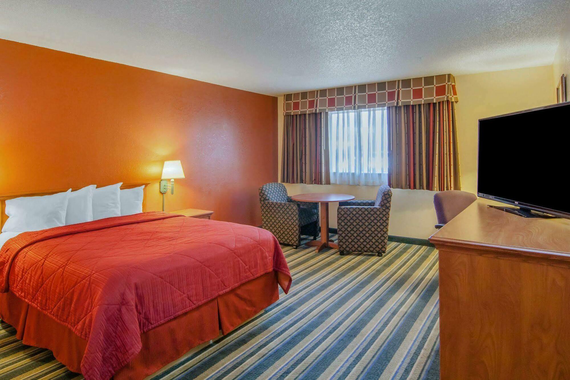 Quality Inn & Suites Medford Airport Dış mekan fotoğraf