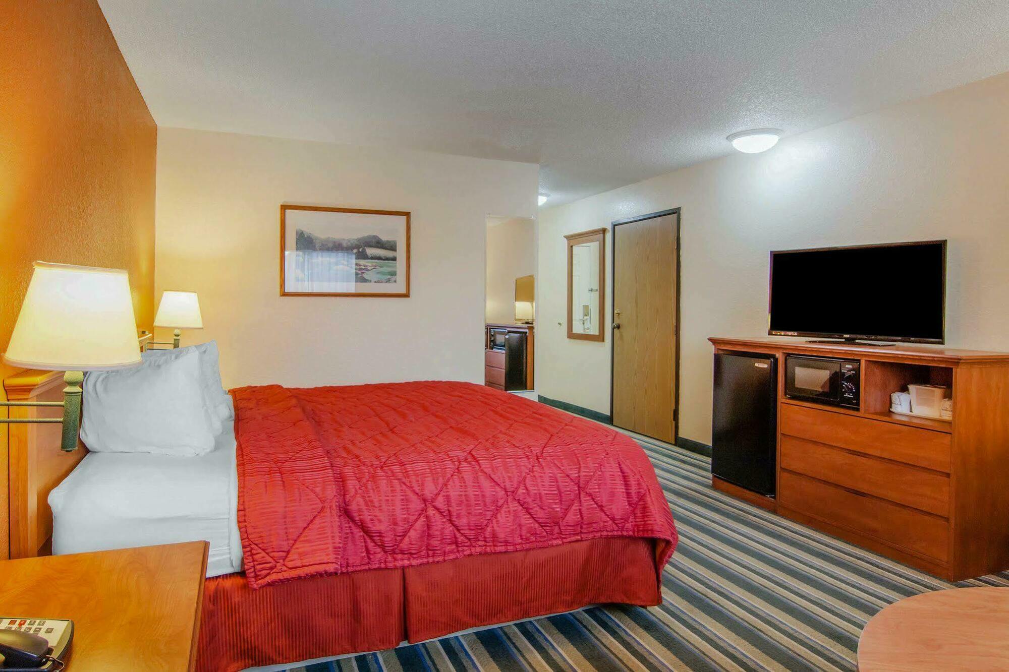 Quality Inn & Suites Medford Airport Dış mekan fotoğraf