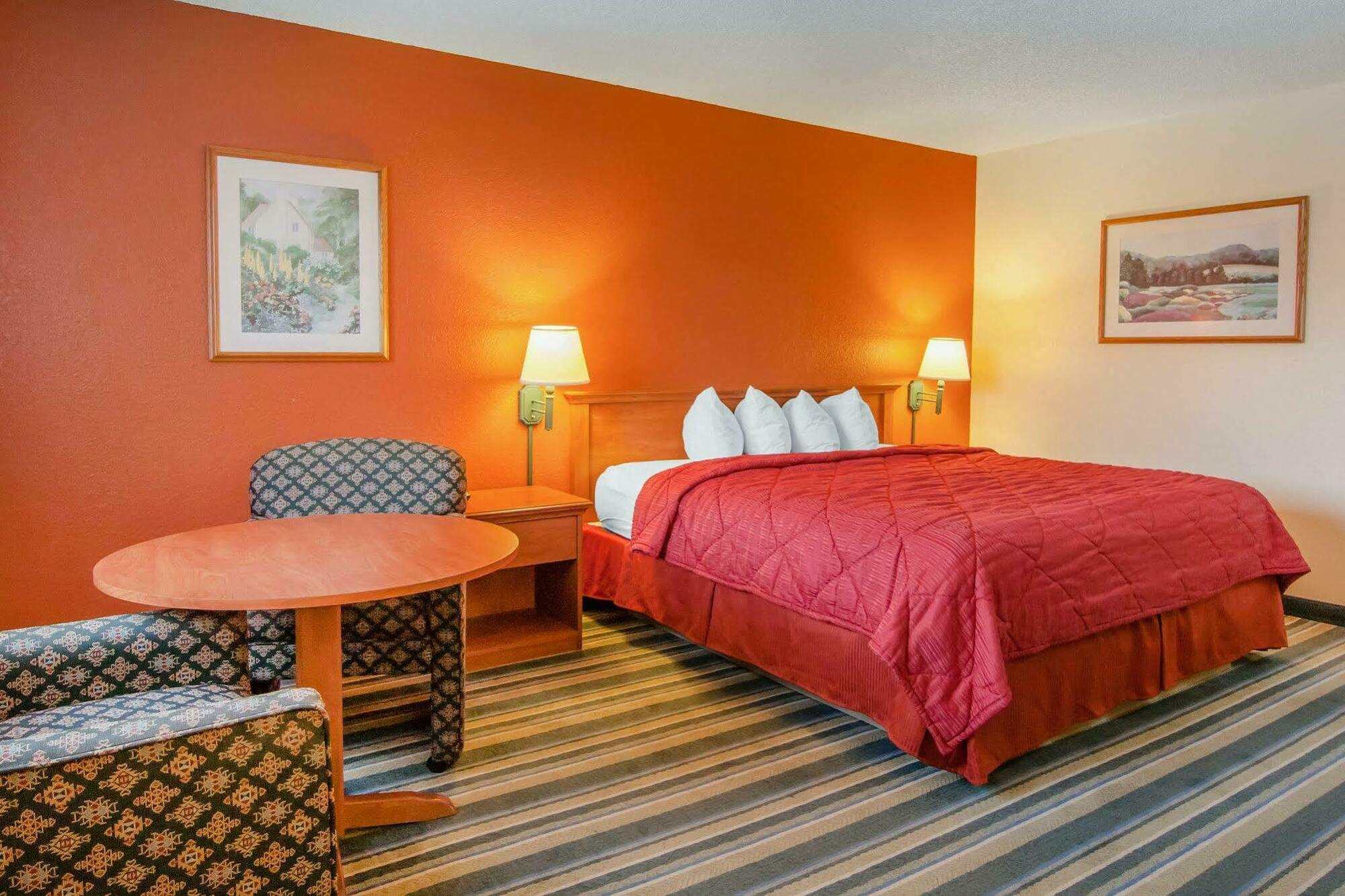 Quality Inn & Suites Medford Airport Dış mekan fotoğraf