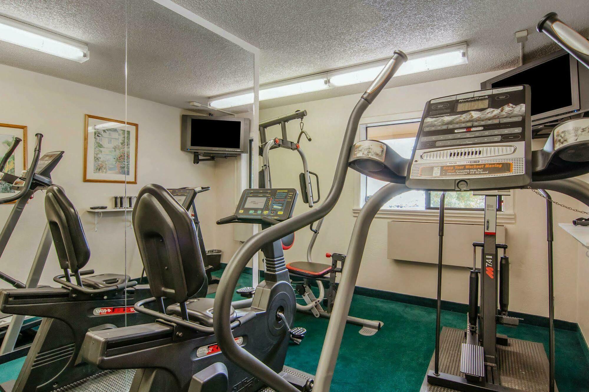 Quality Inn & Suites Medford Airport Dış mekan fotoğraf